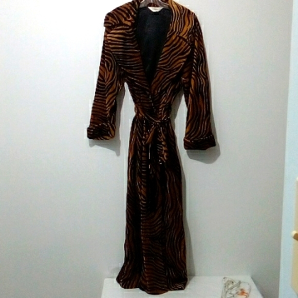 Diamond Tea Other - Diamond Tea tiger print robe with pockets